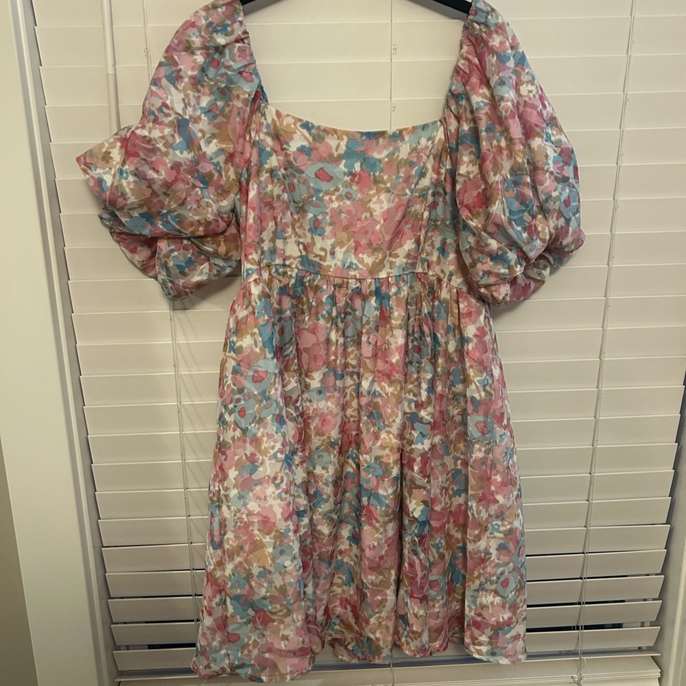 Boutique dress, babydoll dress, super cute and comfy. Multicolored, size L